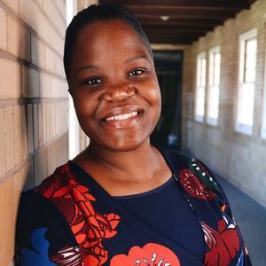 Meet your Posher, Dinecia